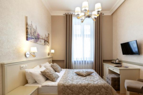 Royal mini-apart hotel on Rynok Square